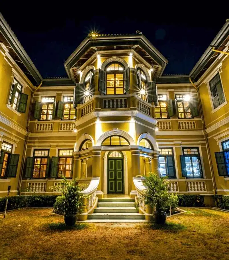 About Stucco Decor.